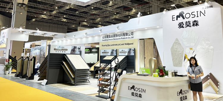 参加展会.jpg